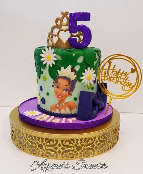 Princess Tiana Birthday Cake, Tiana Birthday Cake, Princess Tiana Party, Princess Tiana Birthday Party, Tiana Birthday Party, Sibling Birthday Parties, Frog Birthday Party, Princess Birthday Decorations