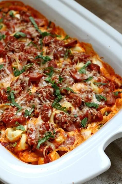 9x13 Crock-Pot Recipes: Slow Cooker Tortellini Lasagna Casserole with Sausage Tortellini Lasagna, Slow Cooker Baked Ziti, Cheesy Potatoes Crock Pot, Sausage Slow Cooker, Casserole With Sausage, Casserole Crockpot Recipes, Italian Casserole, Healthy Breakfast Bowl, Sausage Lasagna