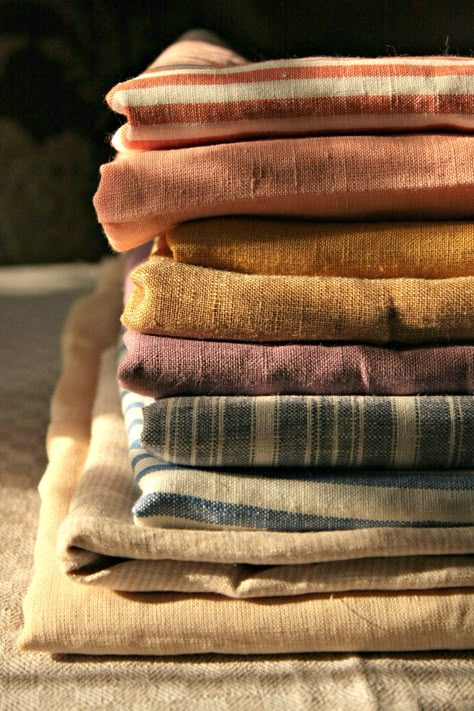 Linen fabrics Linen Fabric Aesthetic, Burlap Aesthetic, Textiles Aesthetic, Natural Fabrics Fashion, Artisan Aesthetic, White Warehouse, Linen Aesthetic, Fabric Aesthetic, Rough Linen