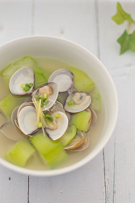 Loofah Clam Soup Recipe | NoobCook.com Chinese Clams Recipe, Clam Soup, Chinese Soups, Chinese Soup Recipes, Soups Recipes, Pho Soup, Tofu Soup, Clam Recipes, Recipe Page