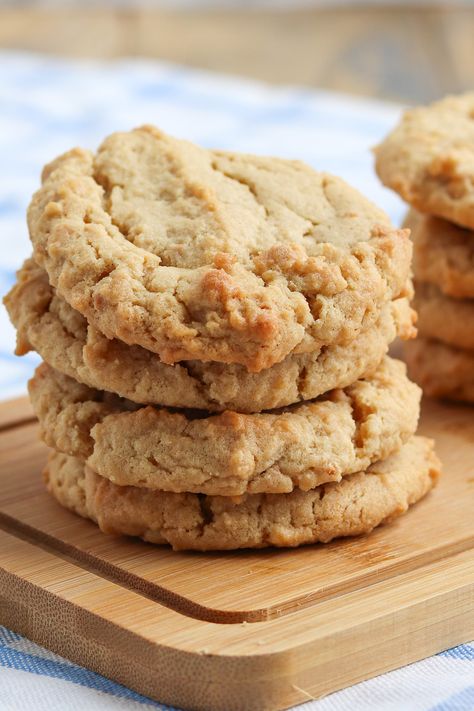 Crunchy Peanut Butter Cookies are an easy recipe for PB cookies. Made with crunchy peanut butter, they have a soft but chewy texture and require no chill time or shaping. Crunchy Peanut Butter Recipes, Recipe For Peanut Butter Cookies, Crunchy Peanut Butter Cookies, Pb Cookies, Homemade Peanut Butter Cookies, Crunchy Peanut Butter, Peanut Recipes, Peanut Butter Oatmeal Cookies, Chill Time