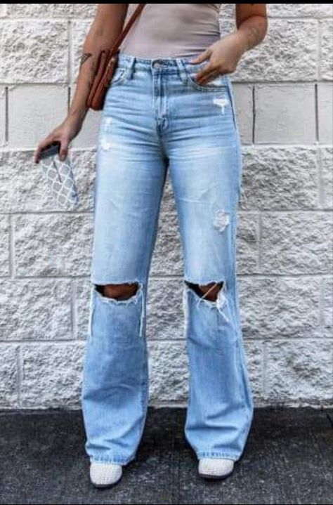 299570476c6f0309545110c592b6a63bdesc44965435ri Bell Bottom Trouser, Style Bleu, Blue Cargo Pants, Jean Large, Jean Vintage, Middle Age Fashion, High Waisted Flares, Wide Legs, Vintage Jeans