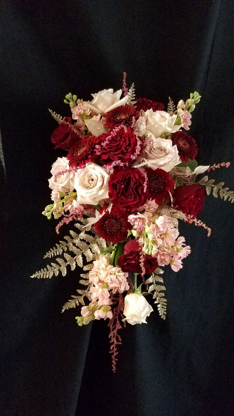 Red And Gold Bouquet Wedding, Light Pink And Maroon Wedding, Red And Gold Bridal Bouquet, Maroon Bouquet Wedding, Maroon Pink And Gold Wedding, Red And Gold Wedding Bouquet, Cherry Blossom Bouquet Wedding, Rose Gold And Red Wedding, Maroon And Gold Wedding Theme