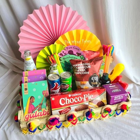 Let's play Holi ! 💦🟡💦🟣💦🟠💦 Holi Hampers by #thewraptales #holihai #holihampers #firstholi #holi2024 #holibaskets #holidecor #rangbarse #holihamper #letsplayholi #holicolor #holifestival #holifestivalcolours Holi Hampers, Holi Decoration, Handmade Hamper, Choco Pie, Chocolate Bouquet Diy, Holi Colors, Holi Festival, Chocolate Bouquet, Bespoke Gifts