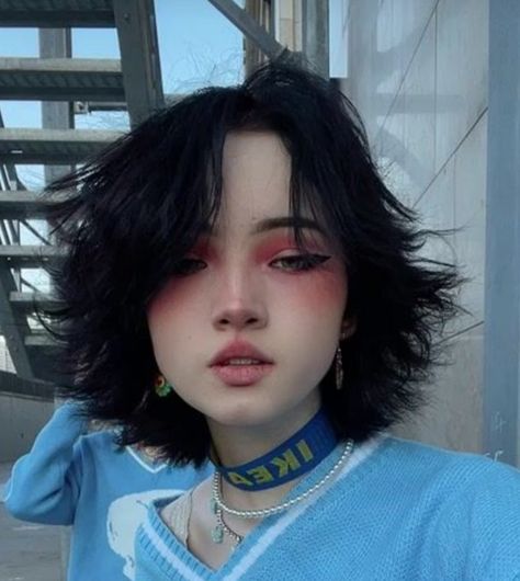 Non Binary Haircuts, Short Grunge Hair, Short Hair Tomboy, Hair Inspiration Short, Round Face Haircuts, Wolf Cut, Alternative Hair, Penteado Cabelo Curto, Fluffy Hair