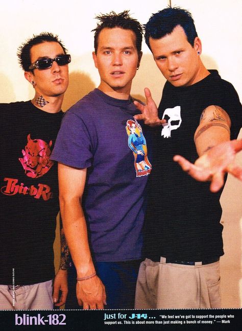 90s Blink 182, Travis Barker 2000s, Travis Barker 90s, Mark Hoppus 90s, Blink 182 90s, Tom Delonge 90s, Blink 182 Aesthetic, Blink 182 Wallpaper, Blink 182 Poster