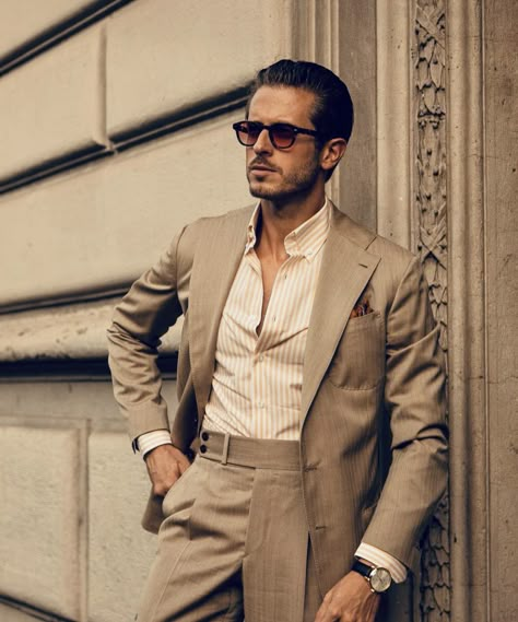 Italian Mens Fashion, Stylish Mens Suits, Dapper Mens Fashion, Black Suit Men, Tan Suit, Classy Suits, Formal Men Outfit, Classy Outfits Men, Italian Suit