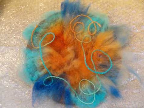 Resist Felting, Part 5 Felting Techniques, Fiberartsy.com Wet Felting Tutorial, Felting Techniques, Felted Basket, Felted Bowls, Wet Felting Projects, Textile Art Embroidery, Needle Felting Tutorials, Wet Felt, Needle Felting Projects