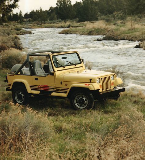 80s Jeep Wrangler, Jeep Images, Jurassic Park Jeep, Jeep Things, Yellow Jeep, Jeep Yj, Hors Route, Old Jeep, Saints And Sinners