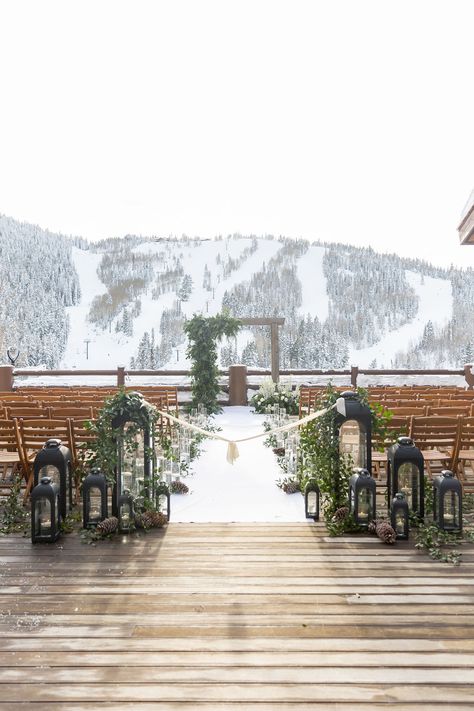 Pine Green Winter Wedding, December Wedding Arch, Outdoor Wedding Ceremony Winter, Winter Wedding Entrance, Outside Winter Wedding Ceremony, Pine Arch Wedding, Winter Wedding Ceremony Arch, Christmas Tree Wedding Ceremony, Snow Wedding Ceremony