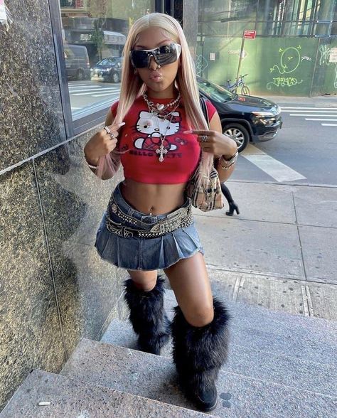 Outfits W Corsets, Mcbling Skirt Outfit, Mini Skirt 2000s Outfit, Aaliyah Core Outfits, Megan Thee Stallion Concert Outfit Ideas, Hoochiemama Aesthetic Outfit, Y2k Bimbocore Outfits, 2000s Mini Skirt Outfit, Y2k Skirt Outfit