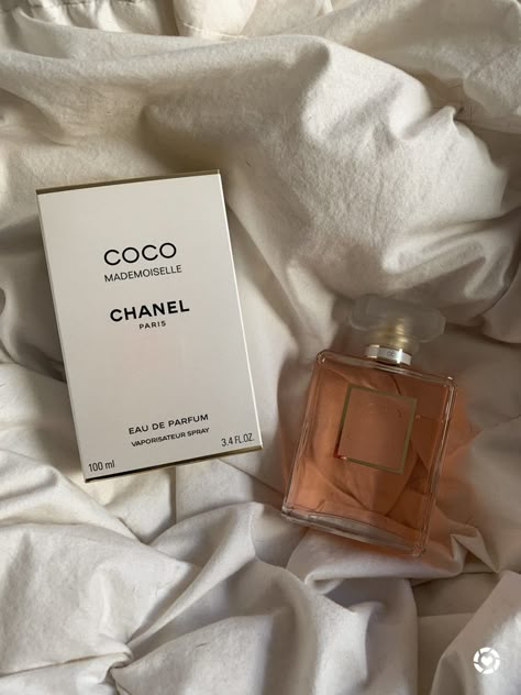 Coco Chanel Perfume, Mademoiselle Perfume, Chanel Mademoiselle, Chanel Fragrance, Coco Chanel Mademoiselle, Parfum Chanel, Flower Fragrance, Dior Perfume, Warm Fragrance