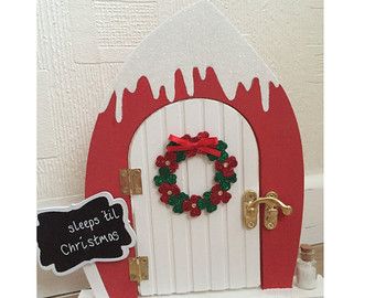 Christmas Fair Ideas, Fairy Garden Doors, Elf Door, Christmas Craft Fair, Fairy Crafts, Magical Gift, Diy Fairy, Fairy Door, Fairy Doors