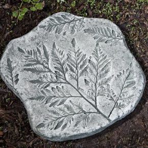 How To Make DIY Garden Stepping Stones | The Garden Glove Ideas Para Decorar Jardines, Campania International, Stepping Stones Diy, Outdoor Environment, Garden Stepping Stones, Sloped Garden, Garden Steps, Garden Types, Natural Aging