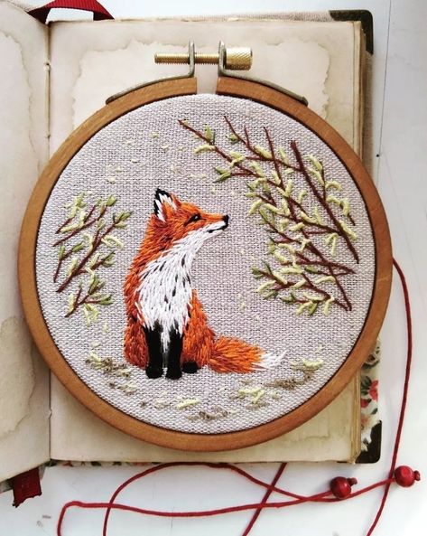 Fox Hand Embroidery, Otter Embroidery Pattern, September Embroidery, Fox Embroidery Pattern, Christmas Tree Embroidery Design, Embroidery Napkins, Christmas Tree Embroidery, Crewel Embroidery Patterns, Fox Artwork