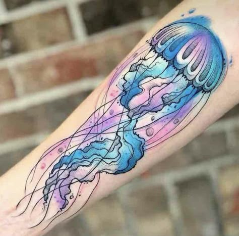 Jellyfish Leg Tattoo, Sarah Tattoo, Fandom Tattoos, Watercolor Jellyfish, Water Tattoo, Jellyfish Tattoo, Omerta Tattoo, Jellyfish Art, Tatuaje A Color