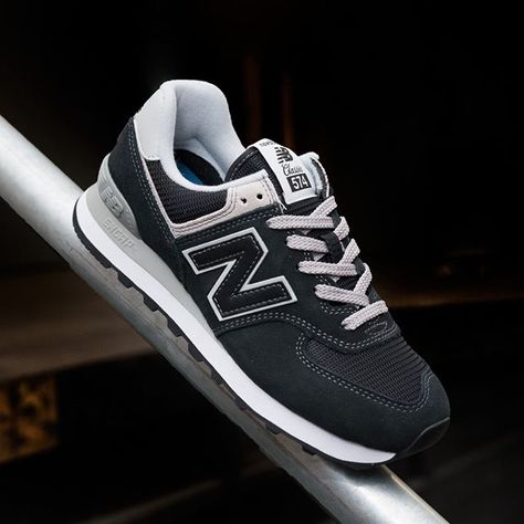 Another great New Balance 574 that just arrived to us. Find out more at www.footish.se or visit the store in Uppsala. Welcome!⁠ New Balance Sneakers Mens, New Balance 574 Black, New Balance For Men, Zapatillas New Balance, Balance Sneakers, New Balance 574, Shoe Inspo, New Balance Men, New Balance Sneakers