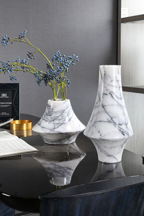 white flower vase aesthetics Flower Vase Ideas, White Flower Vase, Modern Flower Vase, Vase Ideas, Modern Flower, Stone Decor, Marble Granite, Luxury Decor, Flower Vase