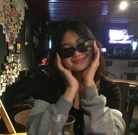 Niki Zefanya Icons, Niki Zefanya, Ch Words, Kpop Couples, Female Profile, Profile Photo, Girl Icons, Profile Picture, Square Sunglass