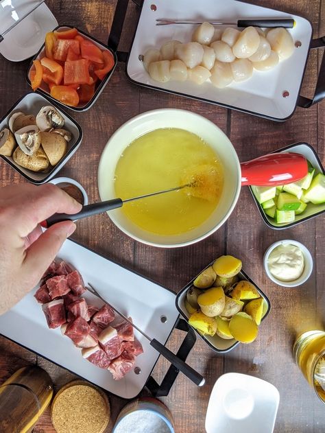 Oil Fondue, Fondue Recipes, Chicken Fingers, Frozen Vegetables, Hot Oil, Romantic Dinners, Cold Meals, The Glory, Fish And Seafood