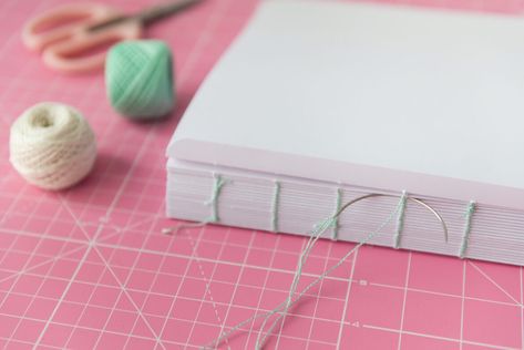 Kettle Stitch Vs Coptic Stitch - What's The Difference? - The Creative Folk Kettle Stitch Binding, Notebook Binding, Coptic Stitch, Journal Making, Stitch Book, Diy Journal, Handmade Books, Book Binding, Chain Stitch