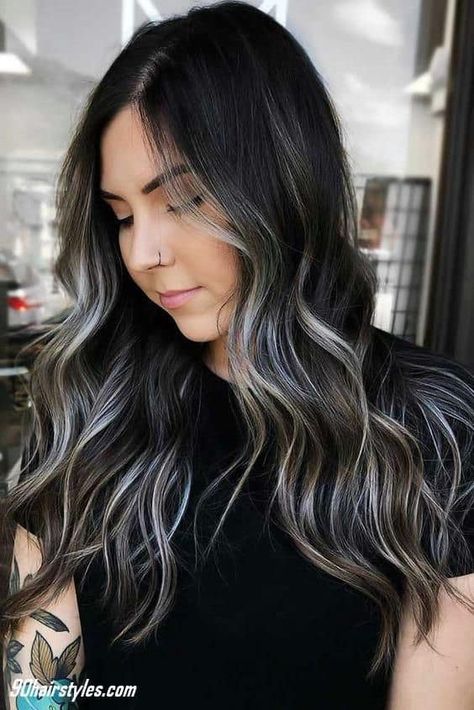 Brunette With Blonde Highlights, Black Hair With Highlights, Dark Hair With Highlights, Short Hair Color, Brown Blonde Hair, Hair Inspiration Color, Hair Color Dark, Hair Inspo Color, Beauty Ideas