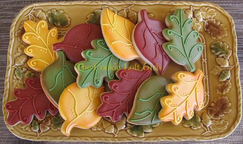 #fall #cookies {TriciaZ @ The Cookie Loft Girls via Cookie Connection} Fall Decorated Cookies, Autumn Kitchen, Flooding Cookies, Royal Iced Cookies, Leaf Cookies, Cookie Connection, Iced Sugar Cookies, Thanksgiving Cookies, Sugar Cookie Designs