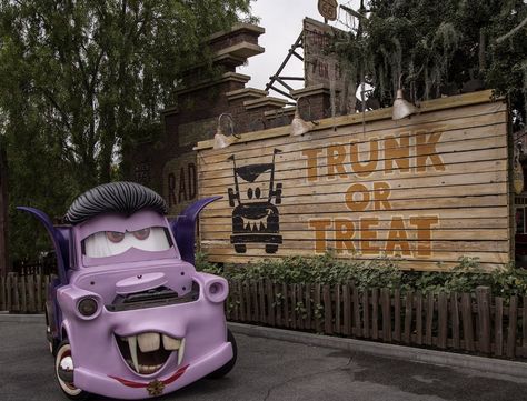 Here are 25 new things to see, do, + eat at the Disneyland Resort this Halloween Time! Disneyland Cars Land, Cars Cartoon, Disneyland Photography, Halloween Flash, Cali Trip, Tow Mater, Adventure Car, Disney California Adventure Park, Radiator Springs