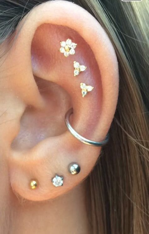 #piercings #bvla #perfectimage #pretty #earring Outer Conch Piercing, Outer Conch, Pretty Earring, Heart Diamond Earrings, Flat Jewelry, Gold Ear Jacket, Pretty Ear Piercings, Cute Ear Piercings, Triangle Earrings Stud