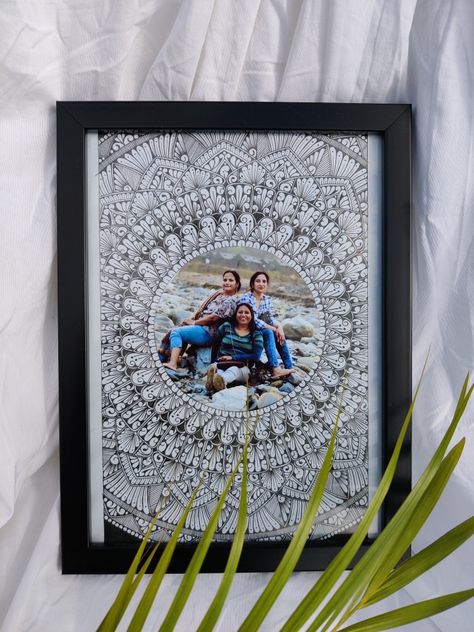 Mandala Art For Wedding Gift, Mandala Art For Gifting, Mandala Art Gift Ideas, Mandala Art Photo Frame, Mandala Art For Birthday Gift, Mandala Art For Birthday, Mandala Photo Frame, Mandala Frame, Mandala Inspiration