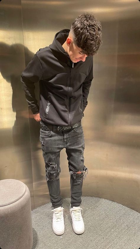 Slim Fit Jeans Men Outfits, Ripped Jeans Men Outfits, Slim Jeans Outfit, Drip Outfits, Boy Pics, Sagging Pants, Jeans Outfit Men, Clothes Brand, Streetwear Inspo