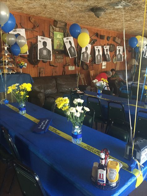 Table decorations police retirement party  https://www.birthdays.durban Policeman Birthday Party, Police Party Decorations, Police Officer Party, Police Academy Graduation Party, Officer Party, Police Theme Party, Cop Party, Police Retirement Party, Police Birthday Party