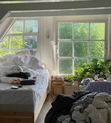 Rearranging Room, Vibey Rooms, Costal Bedroom, Dream House Bedroom, Bed In Corner, Room Transformation, Dream Room Inspiration, Apartment Inspiration, Room Inspiration Bedroom