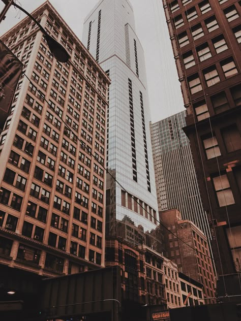 #Chicago #vsco #vscocam #vscofilters #photography #aesthetic #fall Chicago Aesthetic, Brown Wallpaper, Photo Wall Collage, Beige Aesthetic, Aesthetic Colors, City Photography, Brown Aesthetic, City Aesthetic, Best Places To Travel