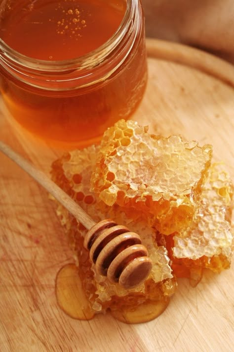 Honey | Free Photo #Freepik #freephoto #background #food #nature #table Honeycore Aesthetic, Honey Pictures, Aesthetic Health, Tattoo Health, Honey Photography, Bee Tattoo, Food Backgrounds, Orange Aesthetic, Honey Lemon