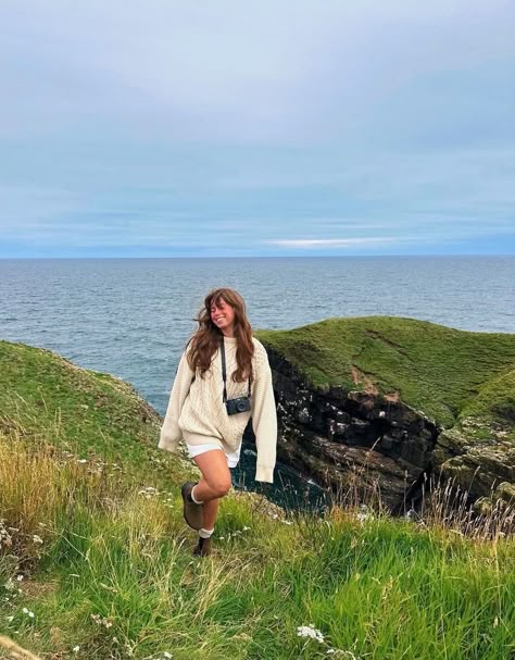 Scotland Outfit, Hiking Photography, Hiking Aesthetic, Road Trippin, A Beautiful Life, Photography Gear, Photography Aesthetic, Happy Things, Granola Girl