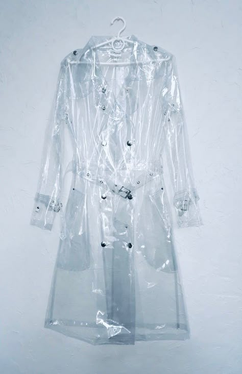 Clear Raincoat, Transparent Raincoat, Raincoat Men, Vinyl Raincoat, Plastic Raincoat, Vinyl Clothing, Winter Outfits Men, Raincoats For Women, Trend Forecasting