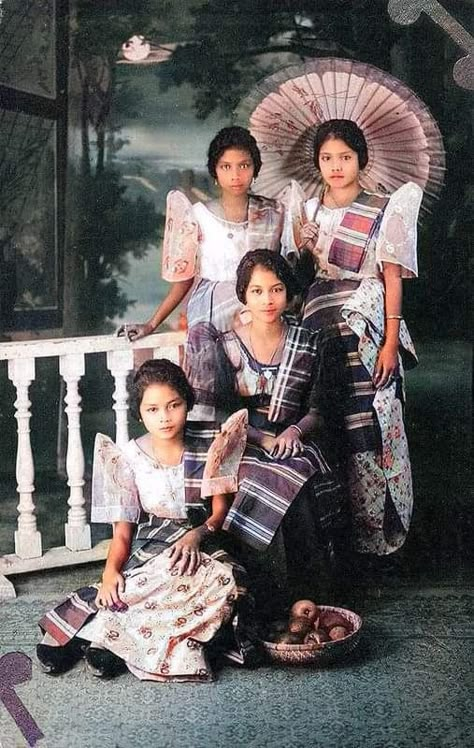 Philipino Traditional Clothing, Philippines Culture Traditional Dresses, Traditional Philippine Clothing, Filipino Photoshoot, Filipino Photography, Traditional Filipino Dress, Filipina Fashion, Filipino Traditional Clothing, Filipino Aesthetic