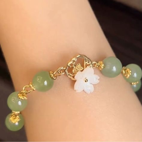 Stunning Chinese Style Peach Blossom Green Bracelet Gold Plated- Faux Jade Great Gift: Good Gift For Girlfriend, Mother & Wedding, Graduation Season, Pride Day, Perfect For Any Occasion, Asian Style Design Materials: Made With High-Quality Materials To Ensure Durability And Long Lasting Wear. Chinese Beaded Jewelry, Chinese New Year Jewelry, Jade Jewelry Chinese, Asian Bracelet, Chinese Bracelet, Pink Tourmaline Crystal, Chinese Accessories, Mother Wedding, Merch Ideas