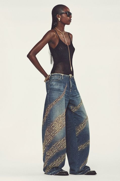 Roberto Cavalli Resort 2025 https://www.vogue.com/fashion-shows/resort-2025/roberto-cavalli/slideshow/collection#37 Robert Cavalli, Bubble Skirt, Denim Trends, Anna Sui, Denim Details, Helmut Lang, Roberto Cavalli, New Wave, Business Fashion