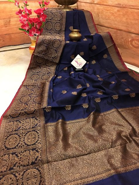 Navy Blue Saree, Latest Silk Sarees, Blue Silk Saree, Indian Bridal Sarees, Silk Saree Kanchipuram, Cotton Saree Designs, Indian Saree Blouses Designs, Saree Blouse Patterns, Silk Saree Blouse Designs