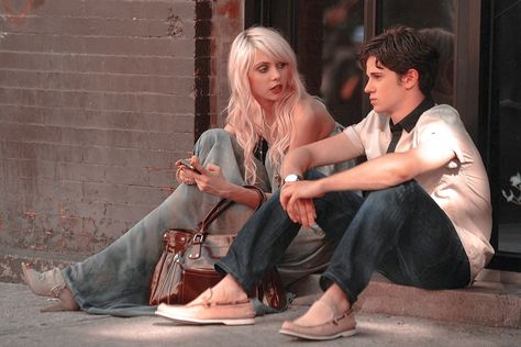 Eric And Jenny Gossip Girl, Jenny And Eric, Eric Van Der Woodsen, Jenny Humphrey, Gossip Girl Aesthetic, Xoxo Gossip, Gossip Girls, The Pretty Reckless, Girl Friends