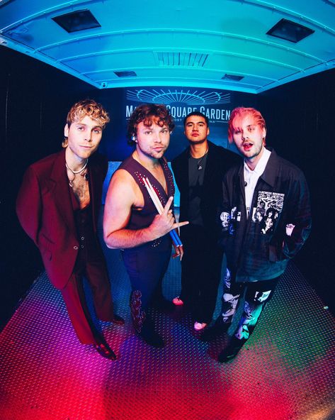 MSG on X: "5SOS Looks So Perfect at The Garden 🔥🎸 📷: Rich Fury / MSGE https://t.co/JqURmV6DAl" / X 5sos Concert, Retro Things, 5sos Wallpaper, Australian Boys, Punk Rock Princess, 5sos Luke, 5sos Pictures, Five Seconds Of Summer, Michael Clifford