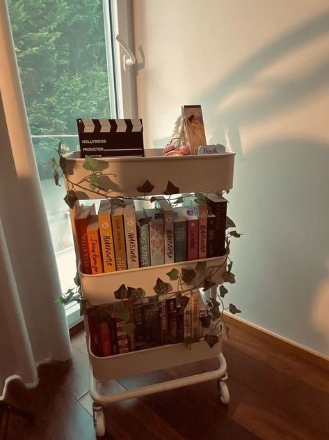 Book Shelf Cart, Book Shelves Ikea, Ikea Cart Ideas Bedroom, Book Cart Idea, Storage Cart Ideas Bedroom, Book Cart Idea Aesthetic, Book Carts Ideas, Ikea Book Cart, Tbr Cart Aesthetic