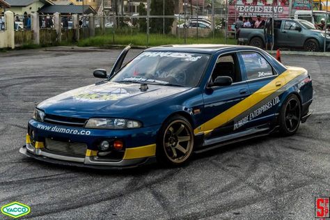 R33 4 Door, Nissan Skyline R33, Skyline R33, Skyline Gtr, Pretty Cars, Drift Cars, Nissan Skyline, Jdm Cars, Japanese Cars