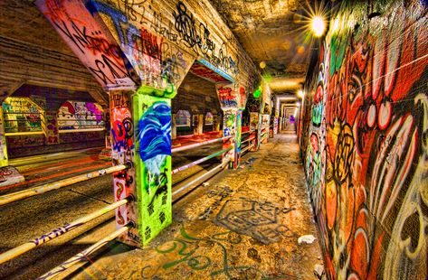 Krog Street Tunnel Street Art. Atlanta Atlanta Photography Locations, Atlanta Photoshoot, 60s Photoshoot, Krog Street Market, Atlanta Art, Atlanta Photography, Picture Places, Georgia Travel, Summertime Fun