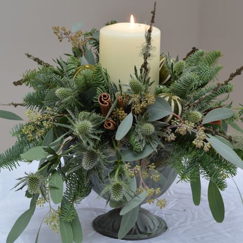 Christmas Wreath On Table, Floral Christmas Arrangements Ideas, Christmas Wedding Floral Arrangements, Advent Flower Arrangements, Christmas Candle Arrangements, Christmas Arrangements Floral, Diy Christmas Floral Arrangements, Christmas Arrangements Ideas, Flower Arrangements Winter