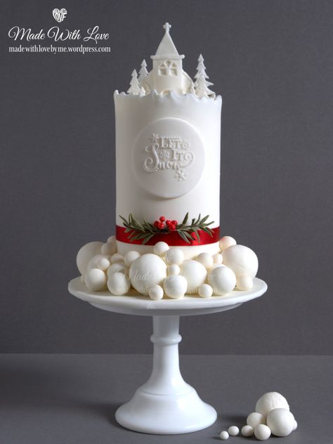 Christmas Cake Designs Awesome, Modern Christmas Cake, New Year Cake Design, Diy Christmas Cake, Christmas Fondant Cake, Torte Frozen, Fondant Christmas Cake, Bespoke Cakes, Christmas Themed Cake