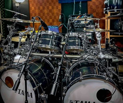 Tama Drum Set, Danny Carey Drum Set, Beautiful Drum Sets, Red Drum Set, Home Studio Setup, Heavy Metal Drum Set, Studio Setup, Drum Set, Home Studio