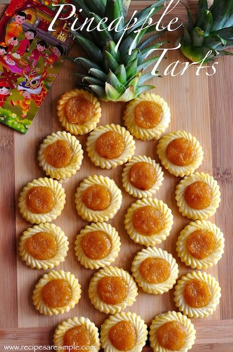 pineapple tarts Malaysian Cookies, Kueh Raya, Cookies Photoshoot, Cny Cookies, Pineapple Filling, Pineapple Tarts, Dessert Squares, Cookies Packaging, Valley Fair